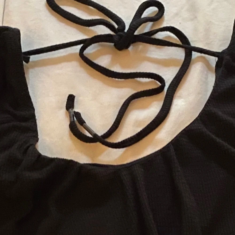 Top - Picture 2 of 2